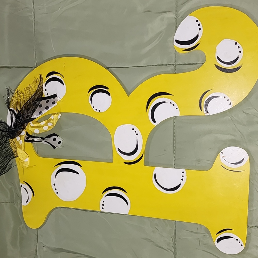 Letter "R" Wooden Door Hanger